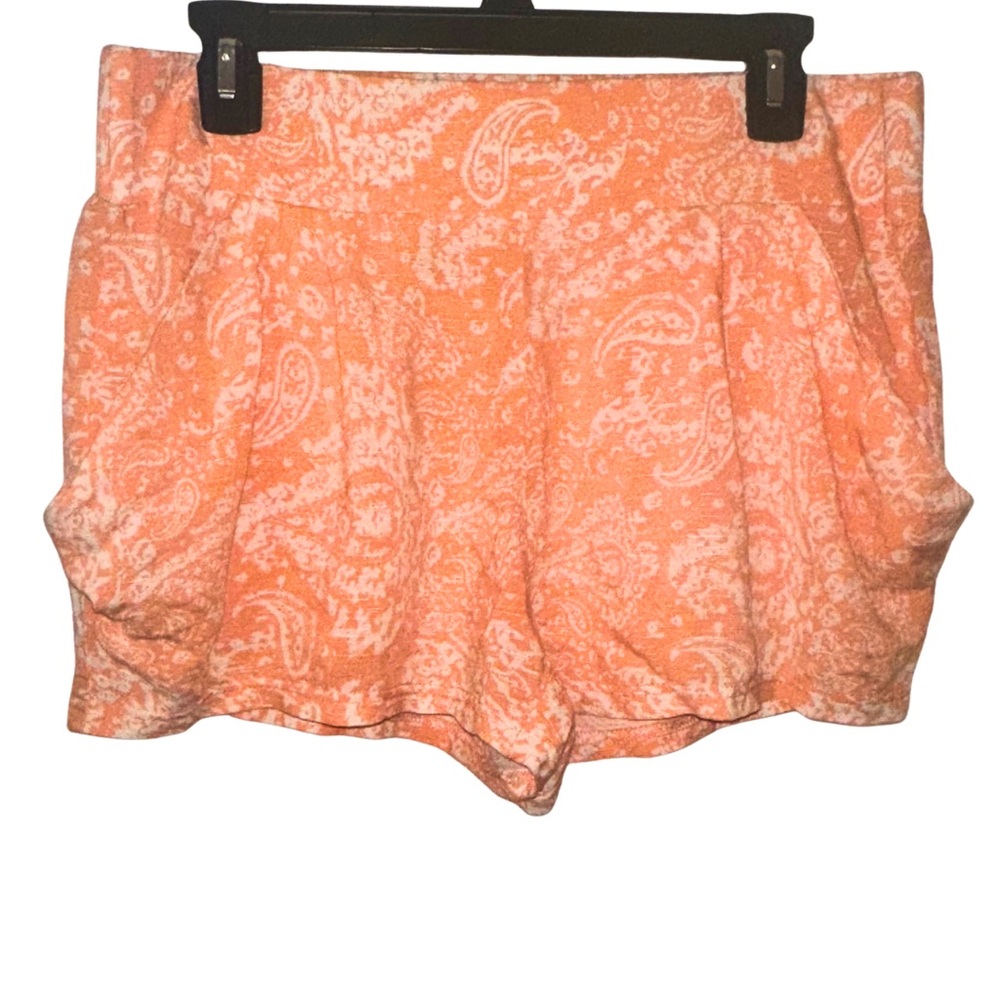 Free People Orange Paisley High‑Waist Pleated Shorts • Boho Cute | Size Medium